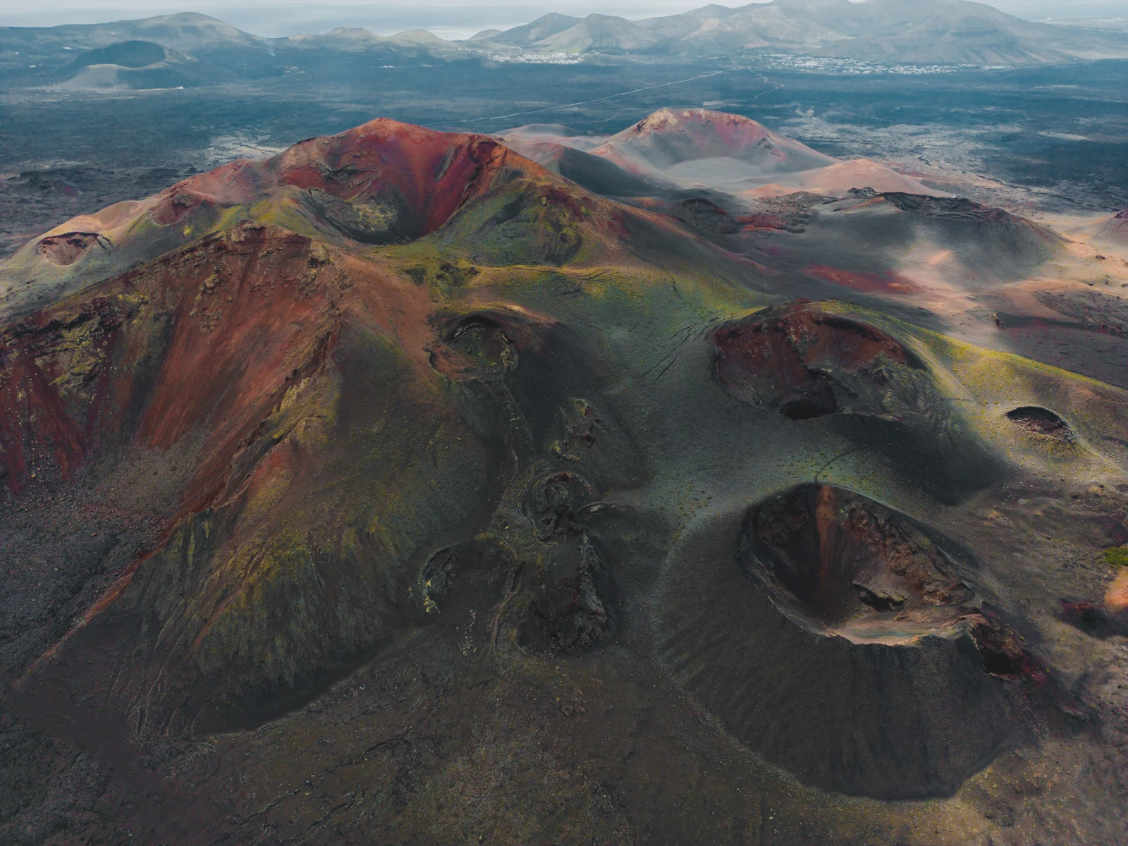Lanzarote - paysages déchiré et couleurs vives